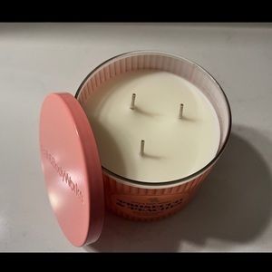 Bath and Body Works Prosecco and Peaches Candle